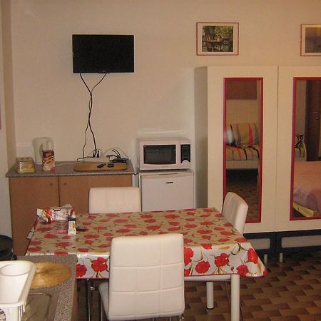 Flat In Milan 3 Daire Oda fotoğraf