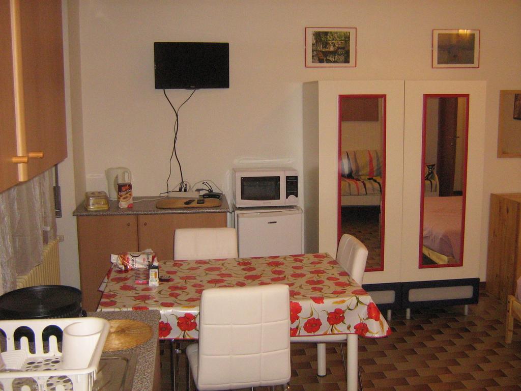 Flat In Milan 3 Daire Oda fotoğraf